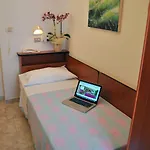 Samoa מלון 3*